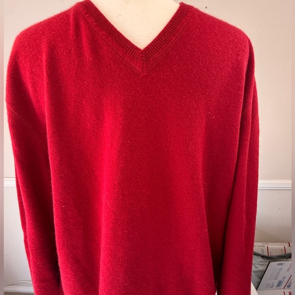 JWN Red Men’s Cashmere V-Neck, XL - Picture 1 of 9